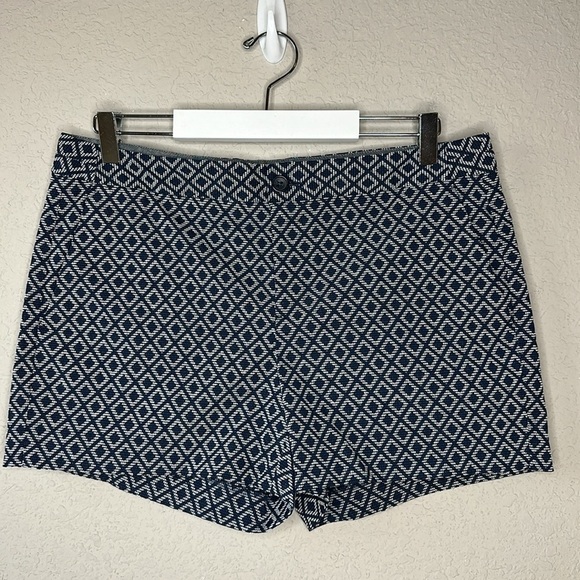 Banana Republic Factory Hampton Fit Geometric Print Navy and White Shorts Size 8 - Picture 1 of 10